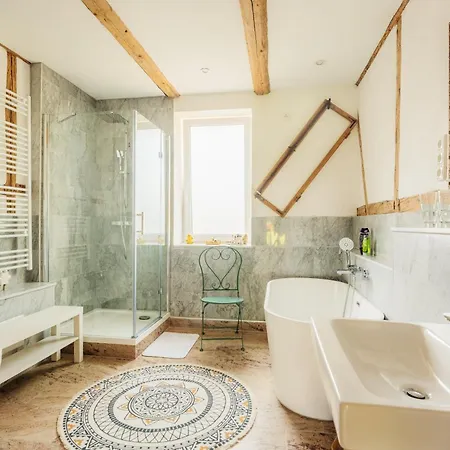 Landhaus Neu Restauniert Resime